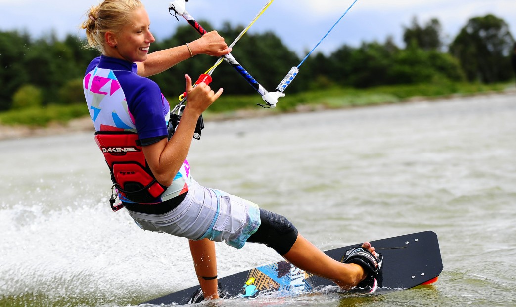 Szkolenie kitesurfingowe na obozie studenckim w Jastarni