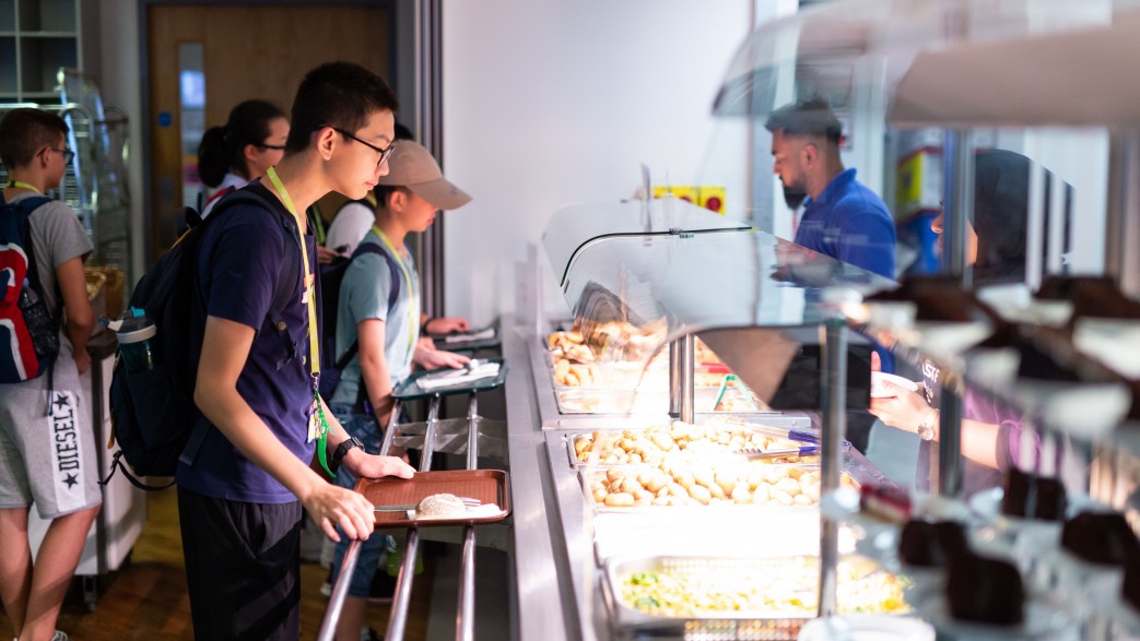 młodzież zima posiłek w Londynie