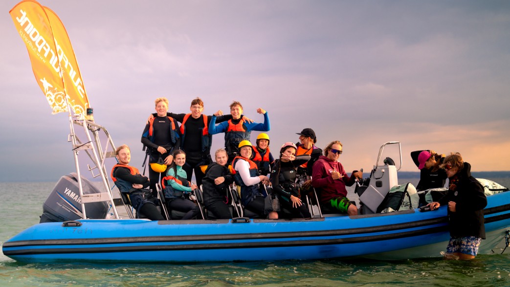 zajęcia kitesurfingowe na obozie studenckim