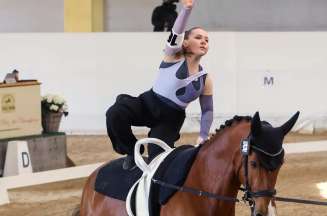 Julinek – Wioo Przygodo z woltyżerką